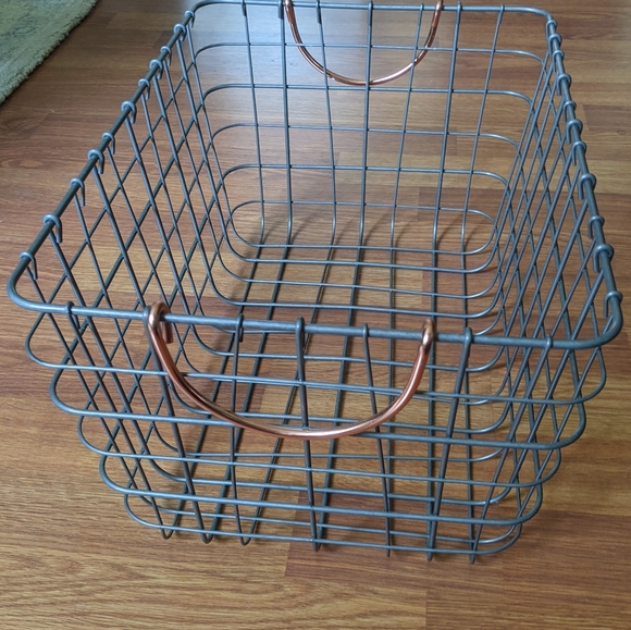 NWOT THRESHOLD Wire Basket with Copper Handle - Picture 5 of 6